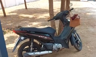 Ladrão derruba motociclista e foge com veículo na Antônio Maggio