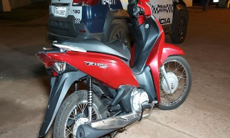 Ladrões são presos empurrando moto furtada em Pontes e Lacerda