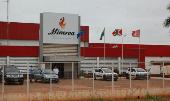 Minerva Foods e outros frigoríficos suspendem operação para lidar com alta do boi e demanda fraca no Brasil