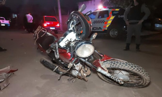 Motociclista fica gravemente ferido e pode ter quebrado braço em acidente na Av. Mato Grosso