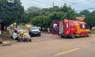 Motociclista “passa direto” em preferencial e provoca acidente