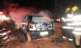 Motorista abandona veículo em chamas em Pontes e Lacerda