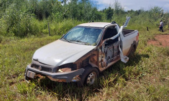 Motorista perde controle e bate na lateral de carreta na BR 174