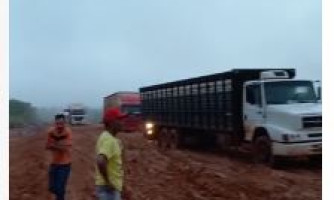 Motoristas registram o caos na estrada do Matão