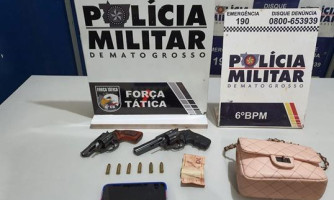 Mulher é presa com armas escondidas dentro da bolsa, em Cáceres
