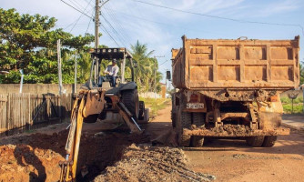 Obras de pavimentação e dreno cego são realizadas nas ruas de Nova Lacerda