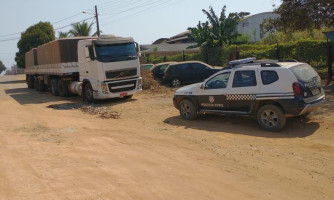 Polícia Civil apreende caminhão carregado de fertilizantes adulterados