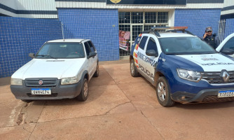 Polícia militar recupera carro furtado na região do córrego da onça