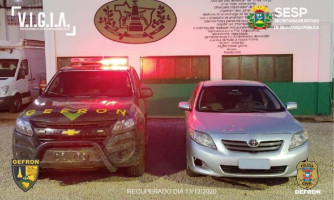 Policiais prendem três pessoas e recuperam dois veículos avaliados em mais de R$ 300 mil