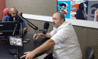 Prefeito se recusa a debater sobre UTI com empresária no intervalo de entrevista com rádio. “Fique com vergonha e peça desculpa”