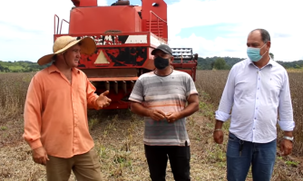 Prefeitura de Nova Lacerda apoia produtores rurais durante colheita de soja