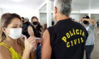 Profissionais da Segurança Pública de Cáceres são imunizados contra a Covid-19