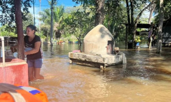 Rio Jauru (MT) volta a subir e duas famílias permanecem em área alagada