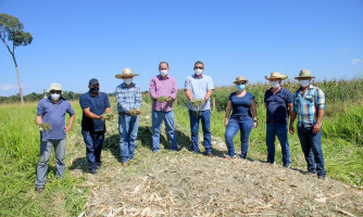 Secretaria de Desenvolvimento Rural de Nova Lacerda auxilia produtores a se prepararem para o período de estiagem