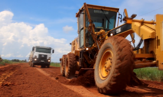 Secretaria de Obras inicia manutenção de estradas na zona Rural de Nova Lacerda