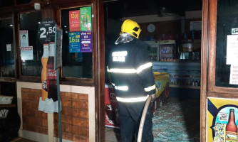 Utensílio de cozinha causa incêndio em restaurante em Pontes e Lacerda