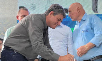 “Vamos tirar Vila Bela do fim da linha para transformá-la em uma cidade transitória”, diz Moretto ao assinar convênios