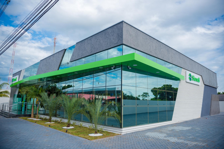 Presença física contribui para inclusão financeira efetiva, aponta estudo do Sicredi
