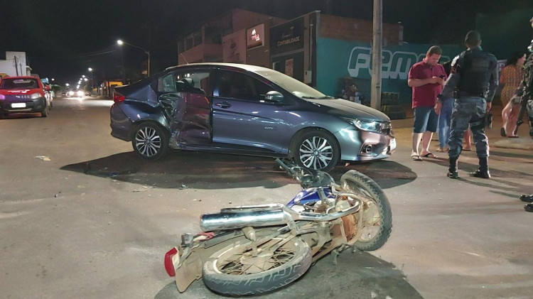 Motociclista tenta fugir da Polícia e acaba sofrendo grave acidente
