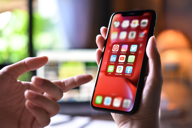 Prefeitura compra iPhone para gabinete do prefeito realizar publicidade em Araputanga