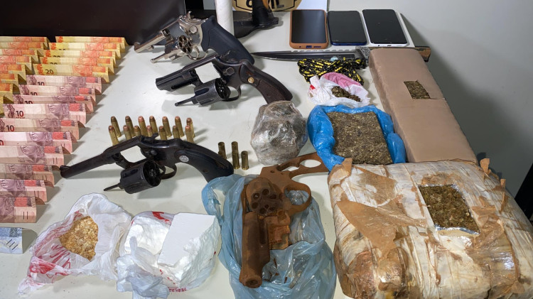 Tribunal do crime: vítima de homicídio estaria vendendo drogas sem autorização de facção, diz delegado