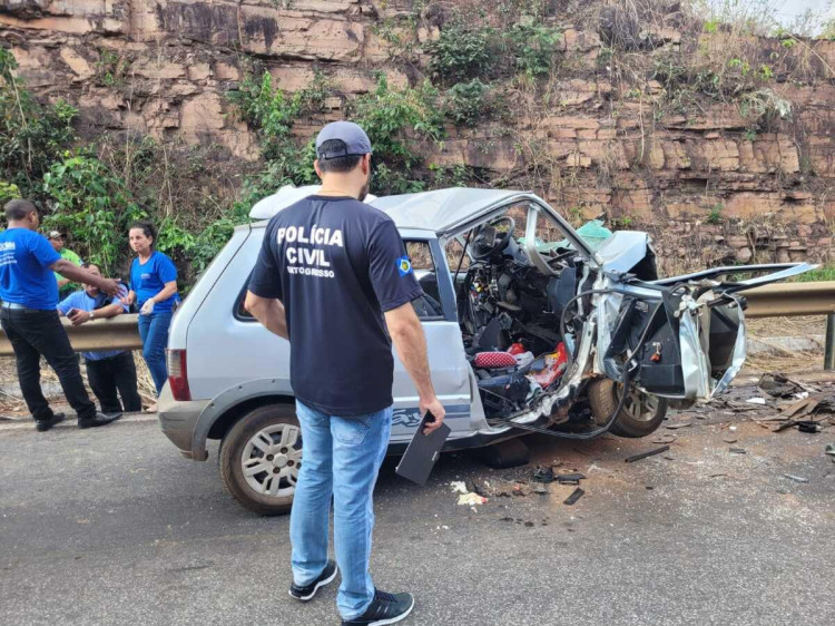 Três pessoas morrem em acidente entre carro e caminhão na Serra do Mangaval em Cáceres