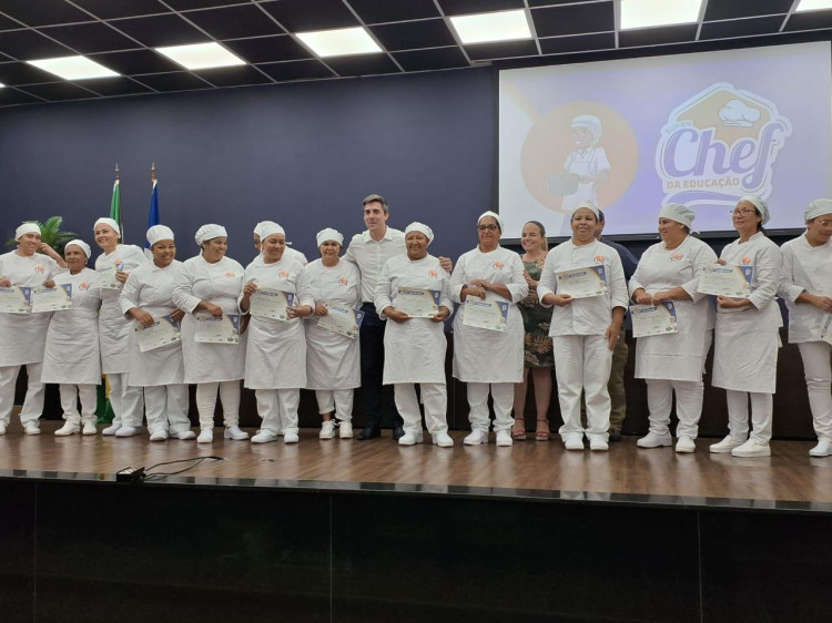 Merendeiras de Pontes e Lacerda e Conquista 'D oeste conquistam prêmio de Super Chefe da Educação