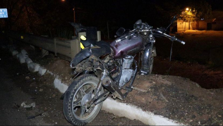 Acidente: Motociclista é arremessado em barranco na ponte do rio Guaporé