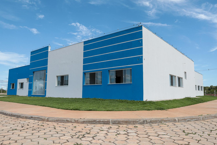 Após 30 anos de abandono, ZPE de Cáceres tem obra concluída