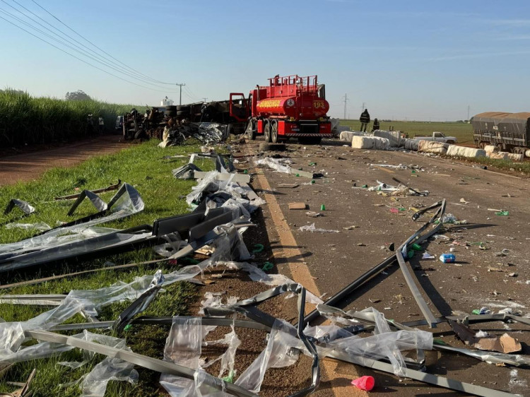 Motorista de carreta dorme ao volante e morre em Campo Novo