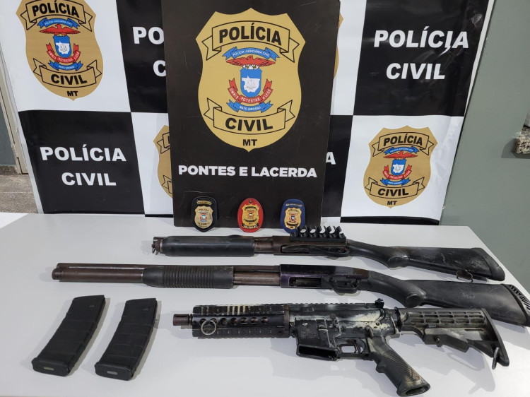 Durante operação Polícia encontra espingardas e fuzil enterradas em casa de faccionado