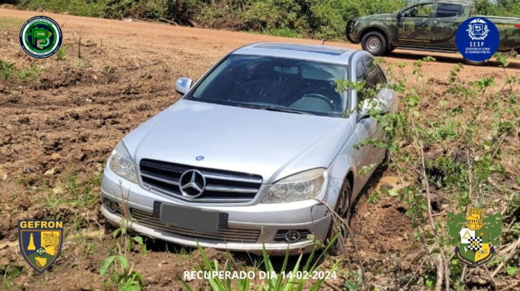 Gefron: Carro roubado é localizado em área de mata na cidade de Porto Esperidião