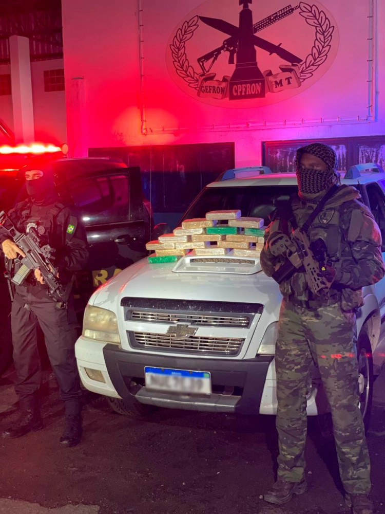 Polícia prende motorista com drogas na Vila Tabuleta