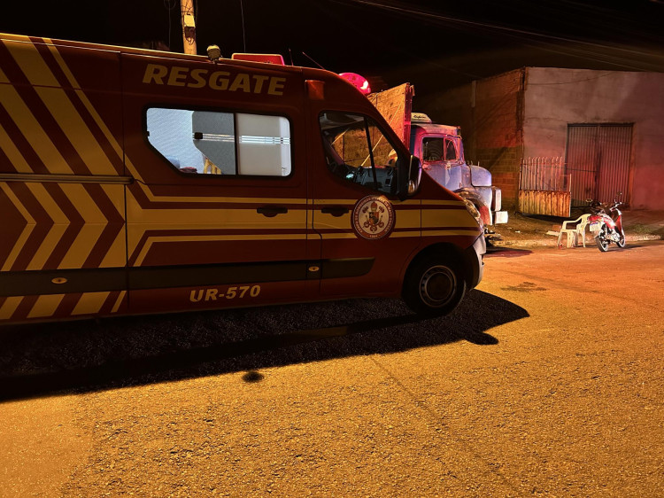 Três pessoas são alvejadas e mulher grávida morre durante execução no centro de Pontes e Lacerda