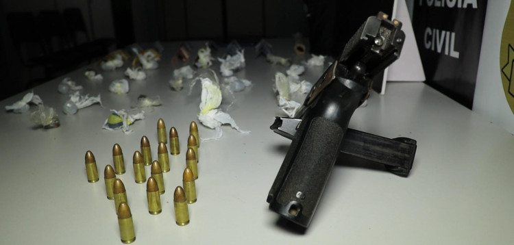 Casa usada como ponto de apoio a facção criminosa é alvo da Polícia Civil, em Pontes e Lacerda