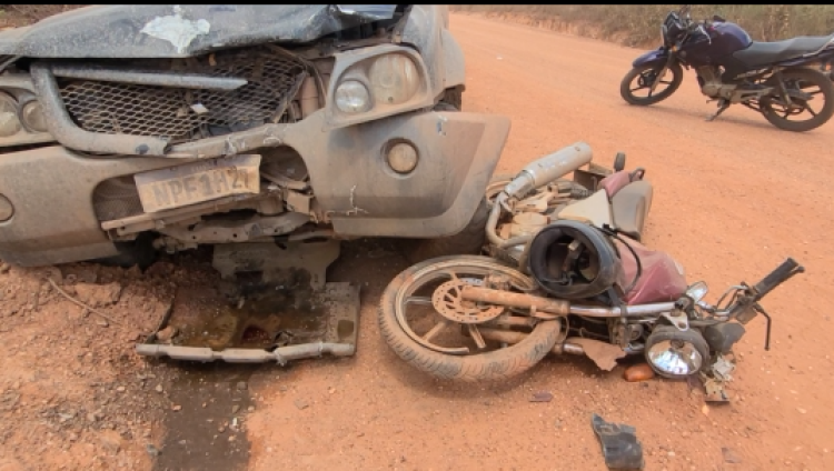 Acidente na Estrada do Sararé: Motociclista colide com caminhonete