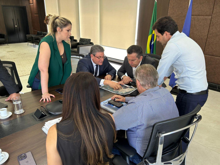 Deputado Valmir Moretto reforça compromisso com a Saúde durante visita ao Palácio Paiaguás em Cuiabá
