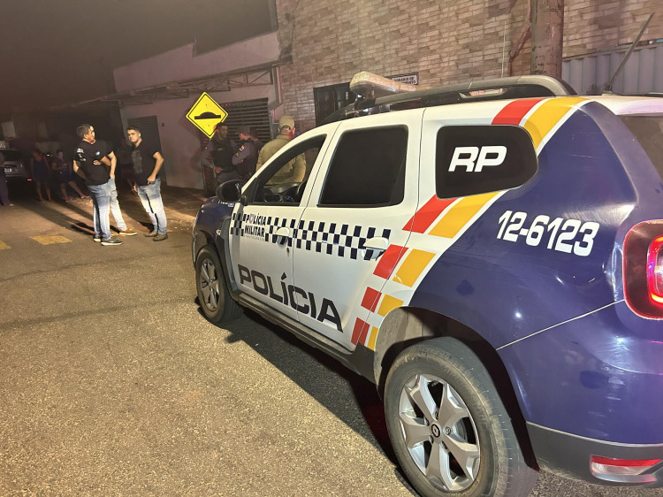 Duas pessoas são executadas com tiros na cabeça no bairro Vila Guaporé