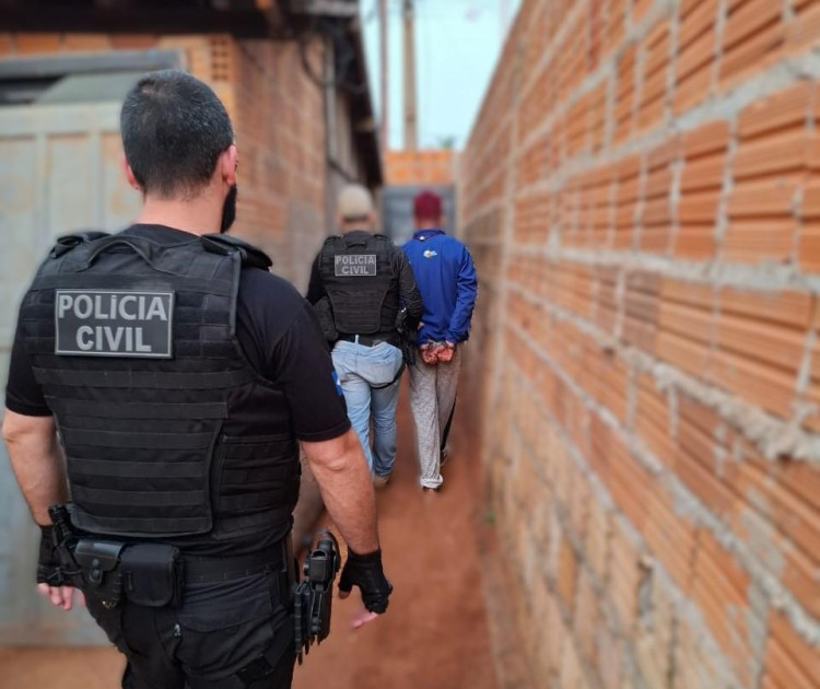 Polícia Civil cumpre seis mandados contra grupo envolvido em sequestro e morte de vítima na fronteira