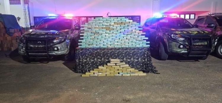 Gefron apreende 185 tabletes de pasta base de cocaína e causa prejuízo de R$ 3,3 milhões ao crime