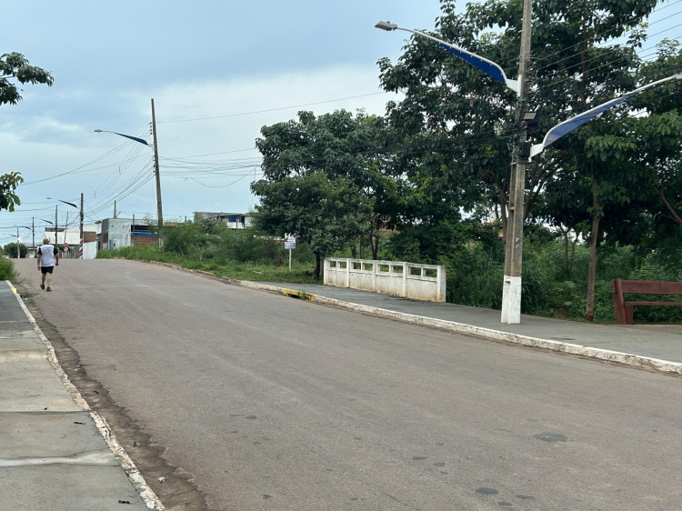 Homem é flagrado se masturbando e ameaçando crianças e idosos com uma faca em Pontes e Lacerda