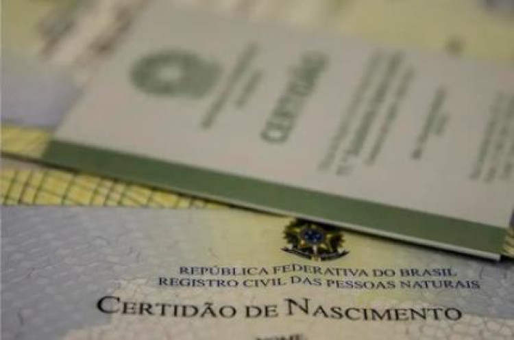 Volta ao Senado projeto que facilita corrigir nomes de pais em certidões