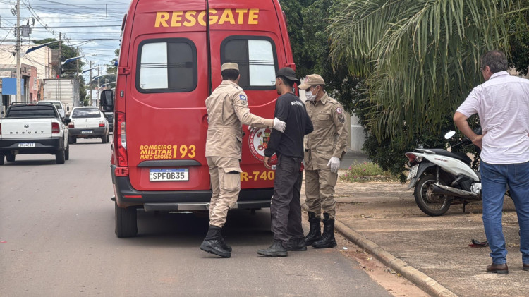 Acidente de trânsito é registrado na Avenida Florispina Azambuja em Pontes e Lacerda