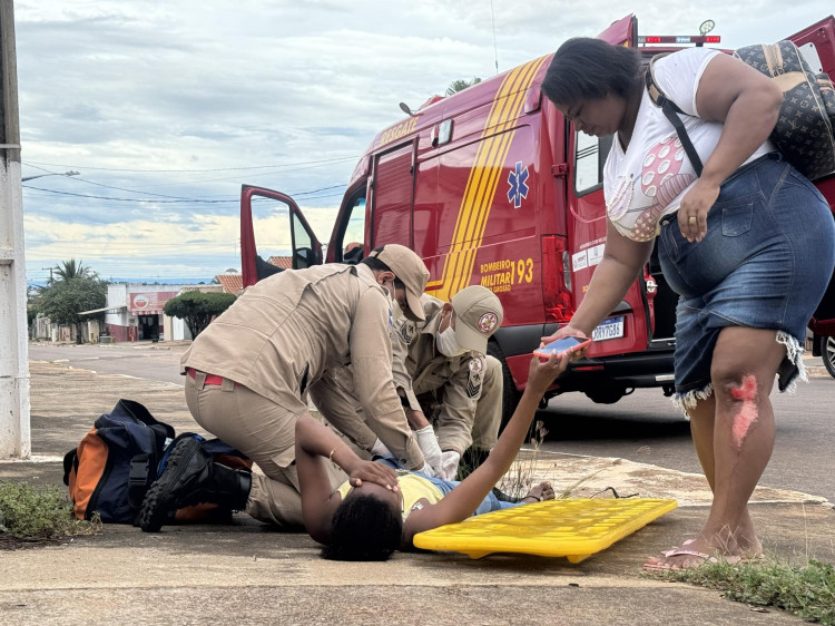 Acidente entre duas motocicletas deixa mulher ferida em Pontes e Lacerda
