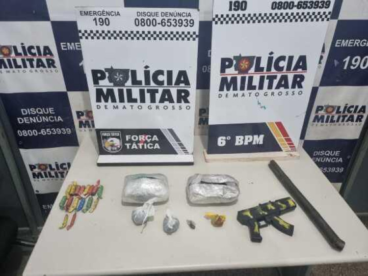 Força Tática aprende menor com drogas e replica de arma de fogo
