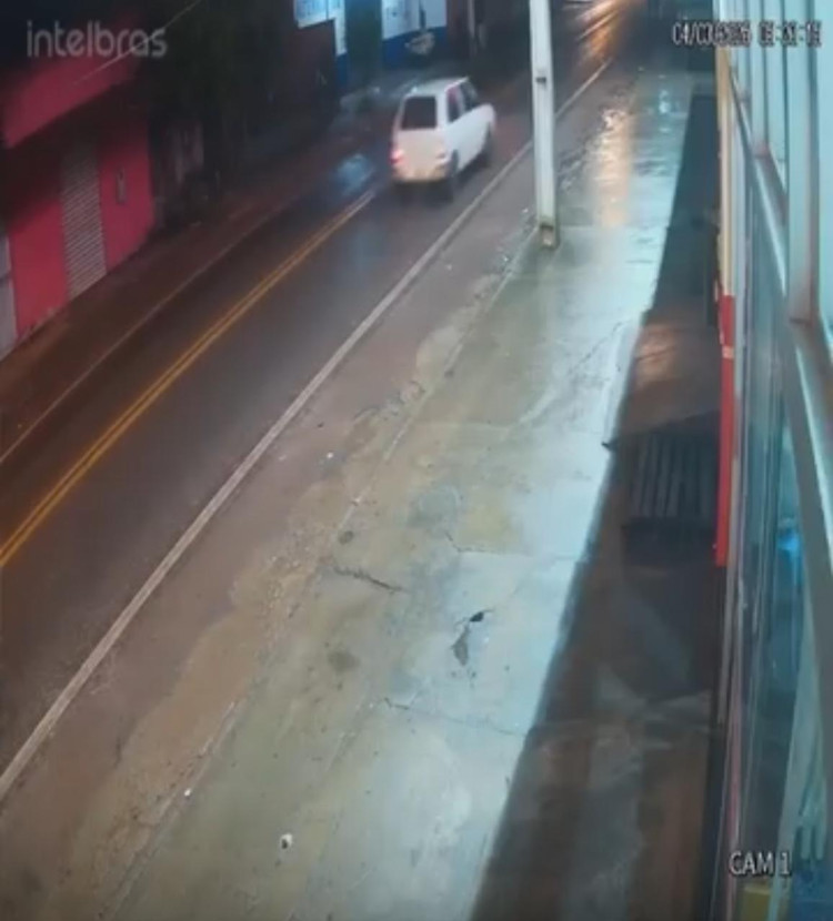 Mulher morre atropelada enquanto caminhava com a filha na BR-174B, em Pontes e Lacerda