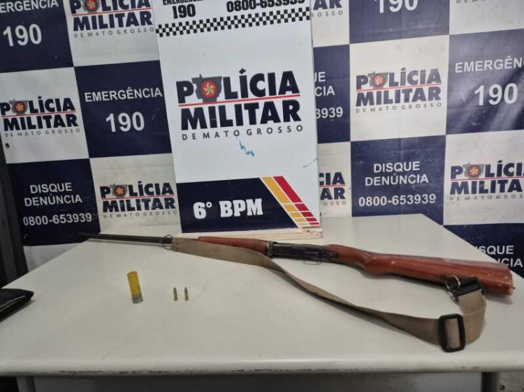 Homem é preso após ameaçar moradores com arma de fogo em fazenda de Cáceres