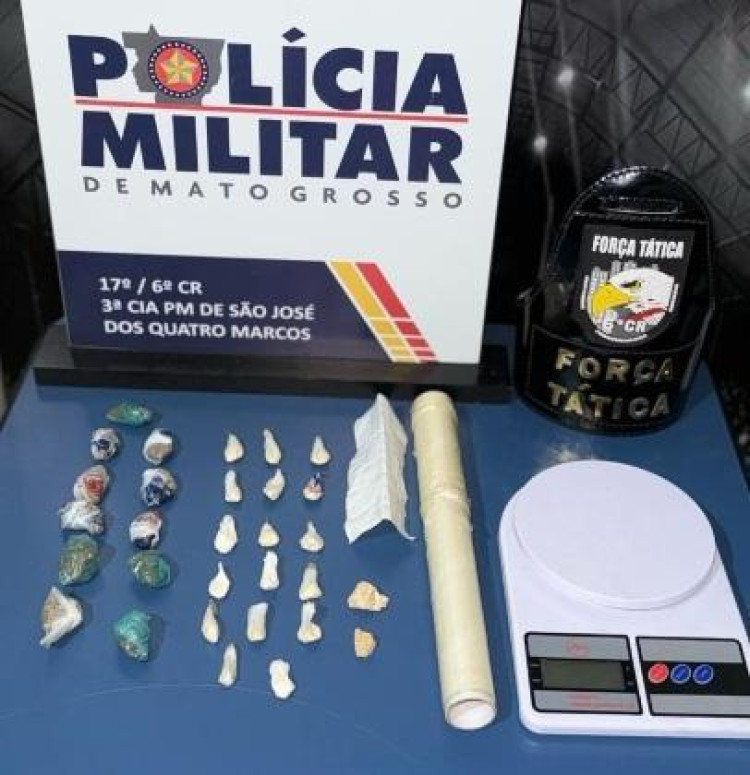 Operação da polícia apreende maconha e cocaína em São José dos Quatro Marcos