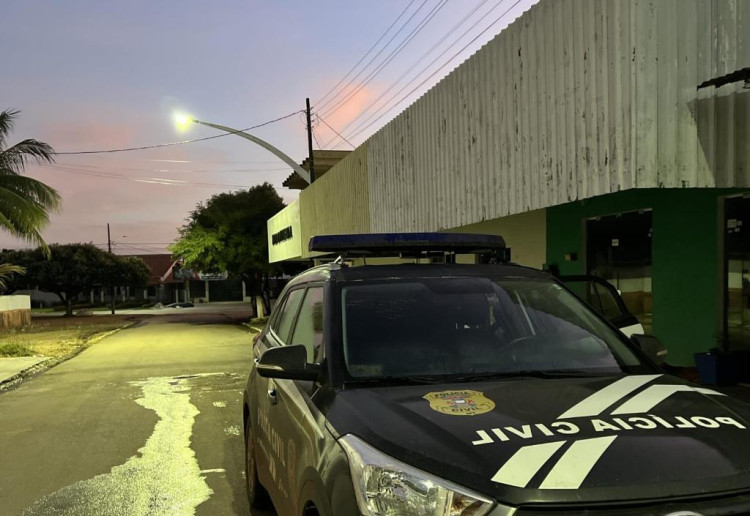 Polícia Civil cumpre 75 ordens judiciais contra facção criminosa que movimentou mais de R$ 50 milhões com o tráfico