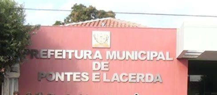 Quase na metade do ano, e entrega de uniformes escolares ainda não foi realizada